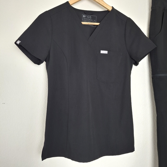 Figs Set of Black Yola High Waisted Scrub Pants & Catarina Slim Top Size XS - Picture 5 of 16